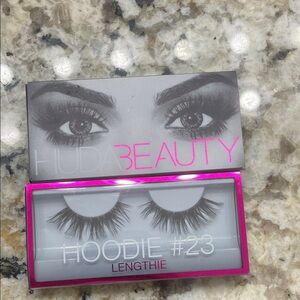 HUDA BEAUTY Hoodie #23 Lengthie Lashes - Black